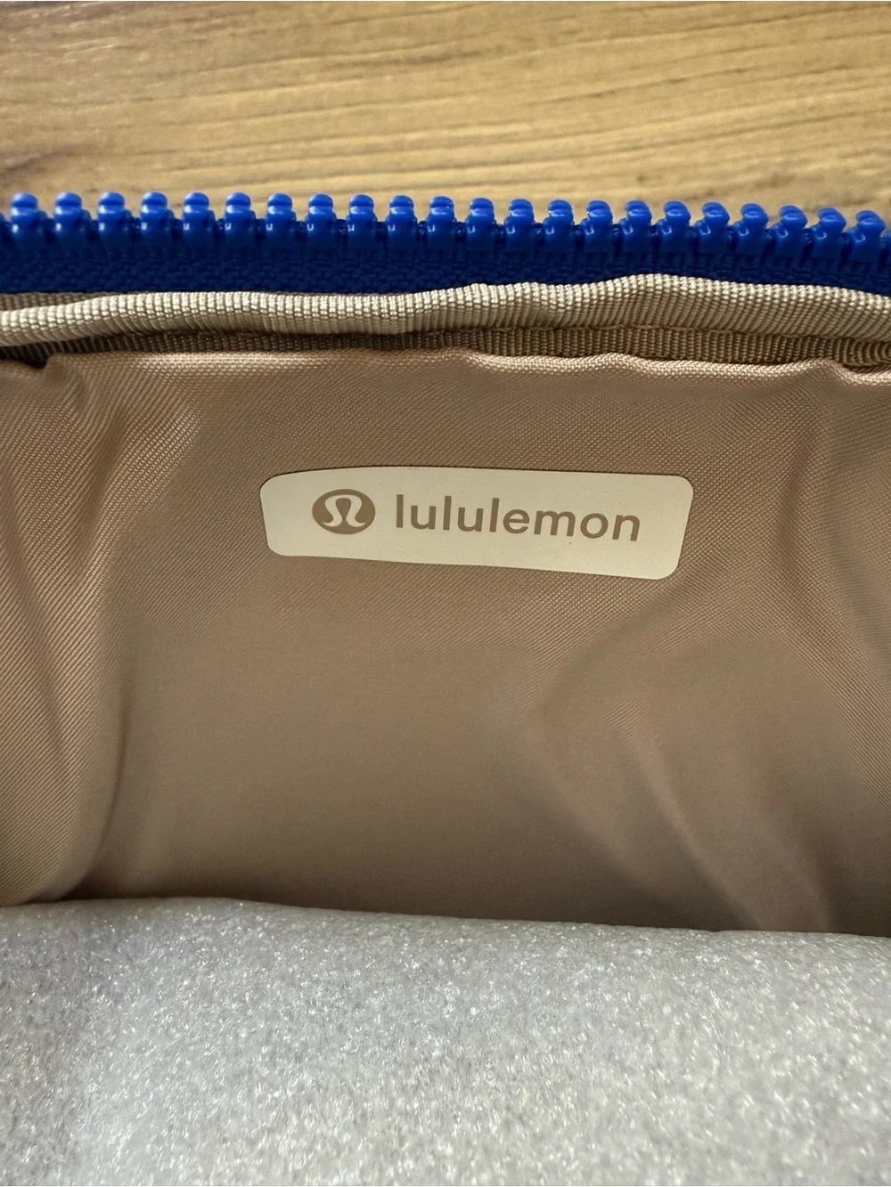 Lululemon New Crew Laptop Sleeve Beachball Blue